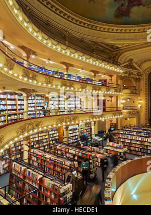 Argentinien, Buenos Aires, Santa Fe Avenue, Innenansicht des El Ateneo Grand Splendid Buchhandlung. Stockfoto