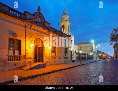 Argentinien, Provinz Buenos Aires, San Antonio de Areco, Twilight-Blick auf das Zentrum der Stadt. Stockfoto