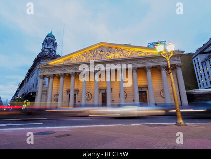 Argentinien, Buenos Aires Provinz, Stadt Buenos Aires, Monserrat, Twilight-Blick auf die Kathedrale am Plaza de Mayo. Stockfoto