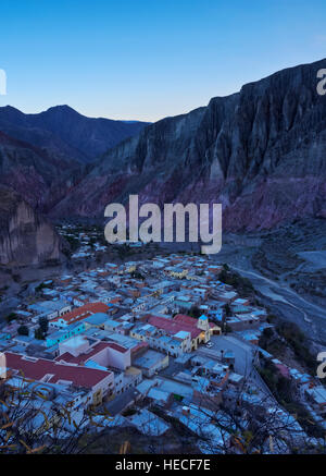 Argentinien, Provinz Salta, erhöhten Blick auf Iruya. Stockfoto