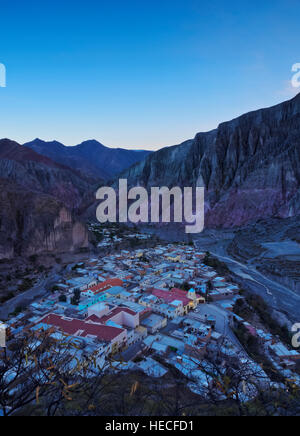 Argentinien, Provinz Salta, erhöhten Blick auf Iruya. Stockfoto