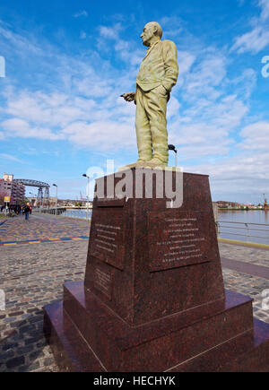 Argentinien, Buenos Aires Provinz, Stadt Buenos Aires, Benito Quinquela Martin Denkmal im Stadtviertel La Boca. Stockfoto