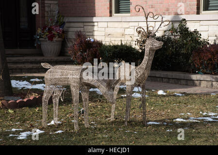 Hirsche außerhalb Weihnachtsdekoration Stockfoto