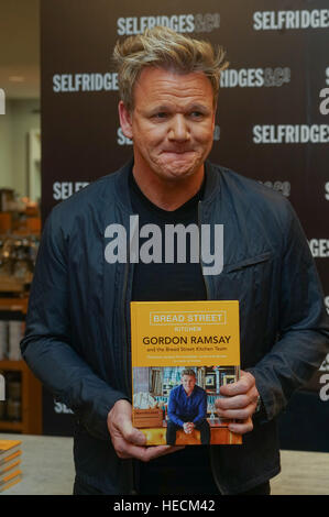 London, UK. 19. Dezember 2016. Starkoch Gordon Ramsey unterschreibt neuestes Buch am 19. Dezember 2016 bei Selfridges, London, UK, Foto: siehe Li/Hauptstadt Bildnachweis: siehe Li/Alamy Live News Stockfoto