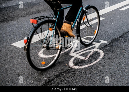 Berlin, Deutschland. 17. November 2016. Radfahrer in Berlin am 17.11.2016 in Berlin übernommen. Foto: picture Alliance/Robert Schlesinger | weltweite Nutzung/Dpa/Alamy Live-Nachrichten Stockfoto