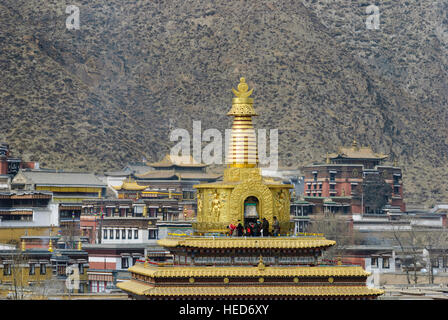 Xiahe: Tibetisches Kloster Labrang beim Mönlam Festival; Gongtang Chörten, Tibet, Gansu, China Stockfoto