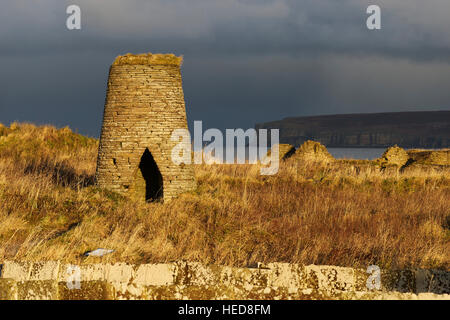 Alte Windmühle auf der Steinplatte Heritage Trail, Castlehill, Castletown, Caithness, Schottland Stockfoto