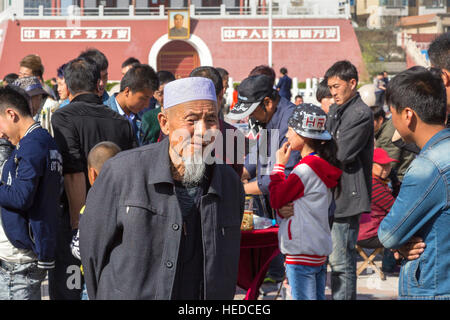 Chinesischen ethnischen Hui Mann, Nanmen Square, Yinchuan, Ningxia, China Stockfoto