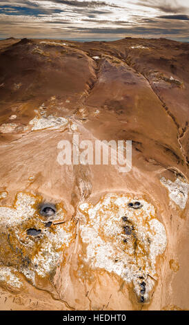 Namaskard geothermische Gebiet in Nordisland. Drohne-Fotografie Stockfoto