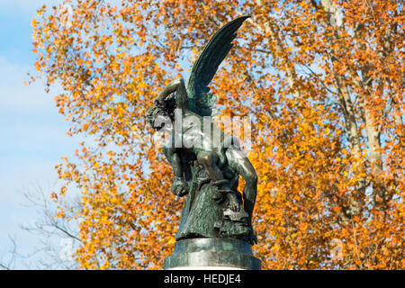 Madrid, Spanien. Parque del Retiro (Park). Statue: Monumento al Angel Caido / Fallen Angel. (1878; Ricardo Bellver) Stockfoto