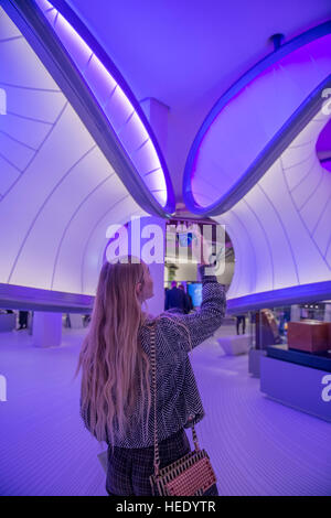 Science Museum, London, UK. 7. Dezember 2016. Mathematik der Winton Gallery, Presse-Preview, entworfen von Zaha Hadid Architects Stockfoto