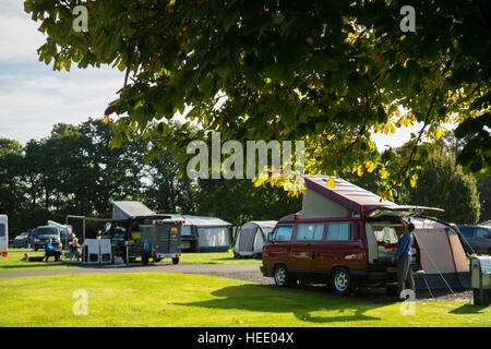 Herbst Wochenende: am frühen Sonntagmorgen an der Blackmore camping und Caravan Site, Malvern, Worcestershire, England UK, September 2016 Stockfoto