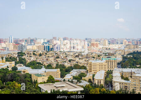 Blick über die Skyline der Innenstadt von Baku, Aserbaidschan Stockfoto