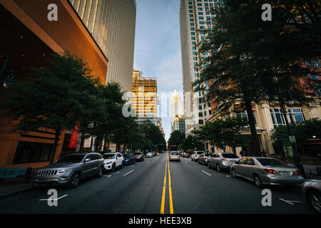 Tryon Street in Uptown Charlotte, North Carolina. Stockfoto