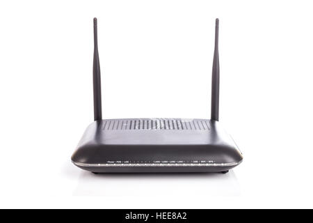 Neue schwarze Wireless Router isoliert auf weißem Hintergrund Stockfoto