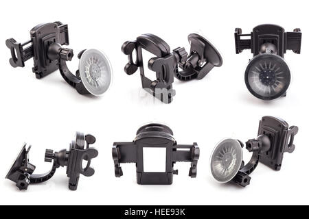 Nahaufnahme der neuen schwarzen Kfz-Halterung für alle Smartphone oder GPS-isoliert auf weißem Hintergrund Stockfoto