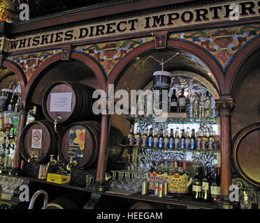 Innenseite des berühmten Krone Bar, Gt Victoria St, Belfast Stockfoto