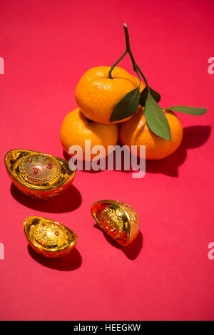 Chinesisches Neujahr-Dekoration mit Mandarinen Stockfoto