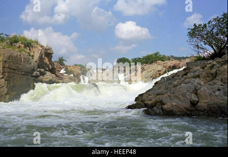 Hogenakkal Wasserfall in Südindien am Kaveri Fluss, Dharmapuri Bezirk, Tamil Nadu Stockfoto