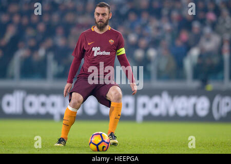 Turin, Italien. 17 Dezember 2016: Daniele De Rossi von AS Roma in Aktion während der Serie A Fußballspiel zwischen Juventus FC und AS Roma. Stockfoto