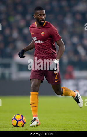 Turin, Italien. 2016, 17 Dezember: Antonio Rüdiger von AS Roma in Aktion während der Serie A Fußballspiel zwischen Juventus FC und AS Roma. Stockfoto