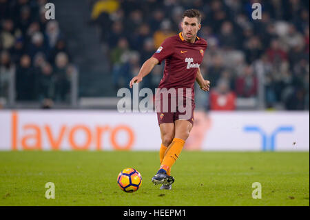 Turin, Italien. 2016, 17 Dezember: Kevin Strootman des AS Roma in Aktion während der Serie A Fußballspiel zwischen Juventus FC und AS Roma. Stockfoto