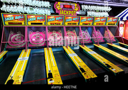 Ein Skeeball Spiel in einer Gatlinburg, Tennessee Vergnügungen Arcade, Stockfoto