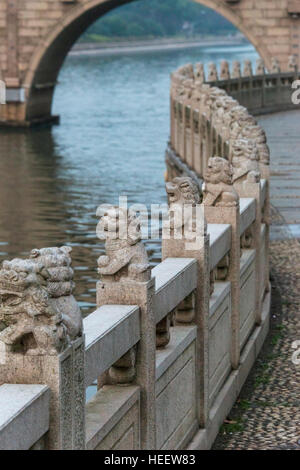 Steinerne Brücke über den Canal Grande, Suzhou, Provinz Jiangsu, China Stockfoto