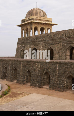 Historischen Rani Rupmati Pavillon im Inneren der Festung von Mandu in Madyha Pradesh, Indien. Stockfoto