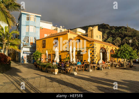 Taberna El Pueto Fischrestaurants in Puerto de Tazacorte, Sonnenuntergang, La Palma, Kanarische Inseln, Spanien Stockfoto