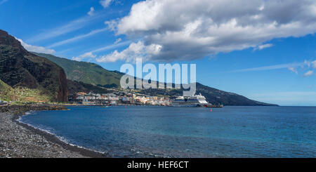 AIDA Kreuzfahrt Schiff bei Sanata Cruz La Palma, Kanarische Inseln, Spanien Stockfoto