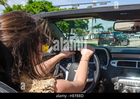 Miami, USA - 5. Oktober 2012: Chevrolet Camaro SS Cabrio Armaturenbrett Details. Die fünfte Generation wurde im Jahr 2010 Camaro eingeführt. Dieses Cabrio S Stockfoto