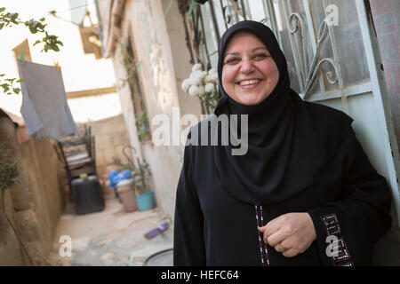 Jordanische Frau in Zarqa, Jordanien. Stockfoto