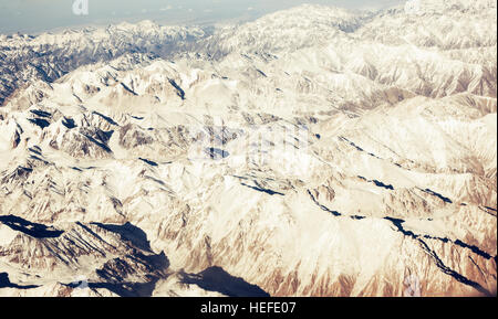 Panorama Mountain Relief aus dem Fenster des PKW-aircra Stockfoto