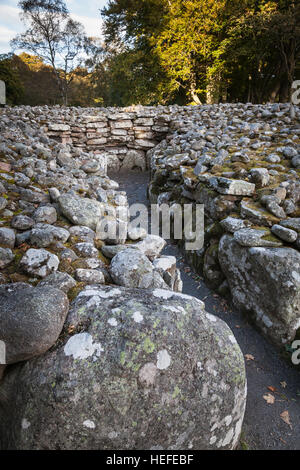 Ganggrab im Schloten Cairns in Schottland. Stockfoto