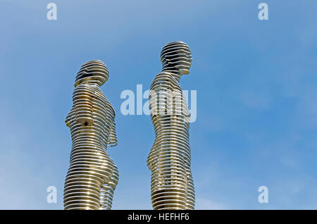 Ali und Nino Love Sculpture in Batumi Georgien in der Nähe Seepark am Schwarzen Meer. Stockfoto