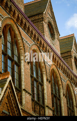 Der alte Markt Haus von Alfred Waterhouse entworfen. Gemauerte Architektur Knutsford Cheshire England UK. 1894 gebaut. Stockfoto