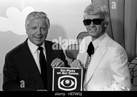 Ein Platz an der Sonne, Fernsehlotterie, Deutschland 1983, deutscher Sänger Heino wirbt für die Deutsche Fernsehlotterie. Stockfoto