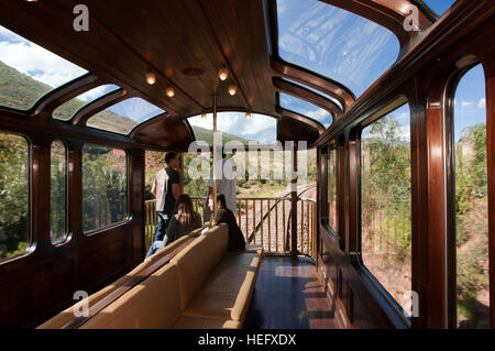 Andean Explorer, Luxus-Zug von Cusco nach Puno. Beobachtung des Andean Explorer Autozug Orient-Express zwischen Cuzco und Puno verläuft. "Dabei Stockfoto