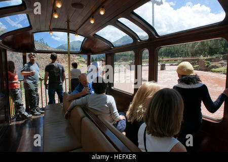 Andean Explorer, Luxus-Zug von Cusco nach Puno. Beobachtung des Andean Explorer Autozug Orient-Express zwischen Cuzco und Puno verläuft. "Dabei Stockfoto