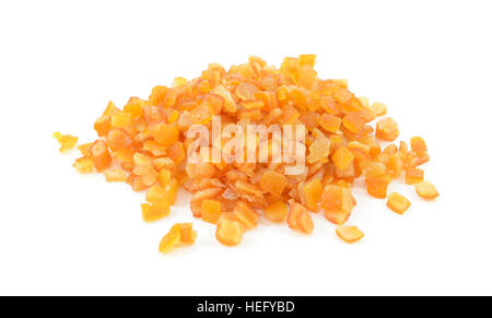 Gemischte Peel, gehackte Orangen- und Zitronenschale zum Backen, isoliert auf weißem Hintergrund Stockfoto