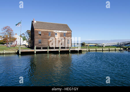 Die historische Sail Loft Gebäude am Hafen an der Salem Maritime National Historic Site ist die Pedrick Store House am Derby Wharf Stockfoto