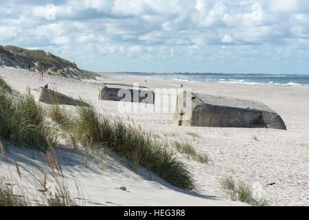 Versunkene Bunker in den Sand, The Atlantic Wall durch die deutsche Wehrmacht, Nørre Nebel, Jütland, Nordsee, Dänemark Stockfoto