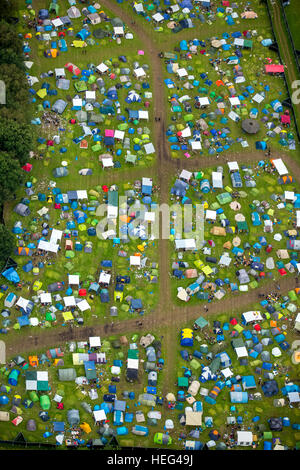 Luftbild von Camper und Zelte im Ruhrpott Rodeo, Punk Festival, Musikfestival, dem Flughafen Schwarze Heide Bottrop, Bottrop Stockfoto