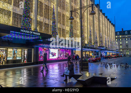 The House of Fraser an der Londoner Oxford Street zur Weihnachtszeit, dekoriert in Weihnachtslichtern, Oxford Street, London, Großbritannien Stockfoto