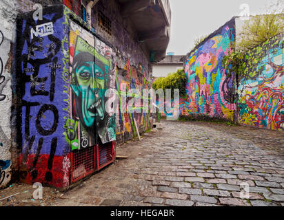 Brasilien, Bundesstaat Sao Paulo, São Paulo, Vila Madalena, Graffiti in Beco Batman zu tun. Stockfoto