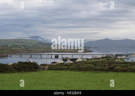 Am frühen Morgen Blick über den Kanal zwischen Portmagee und Valentia Island. Stockfoto