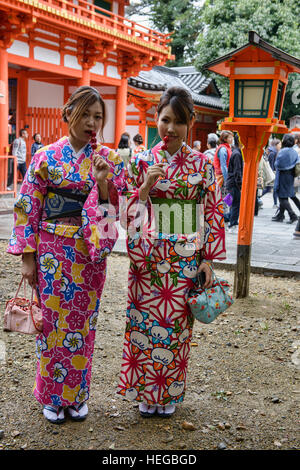 Mädchen mit Lutscher, Kyoto, Japan Stockfoto