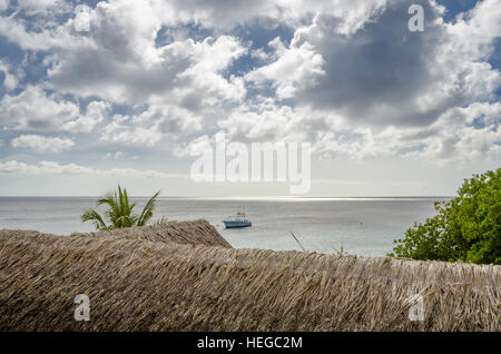 Curaçao, Karibik - 1. Oktober 2012: der schöne Strand Playa Kalki Eingang auf den niederländischen Antillen Insel Curaçao in der Karibik Stockfoto