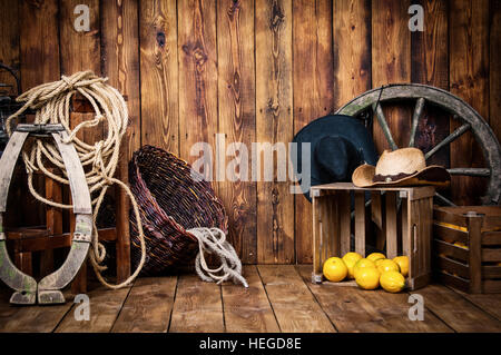 Noch im Cowboy-Stil auf Holzbrettern. Stockfoto